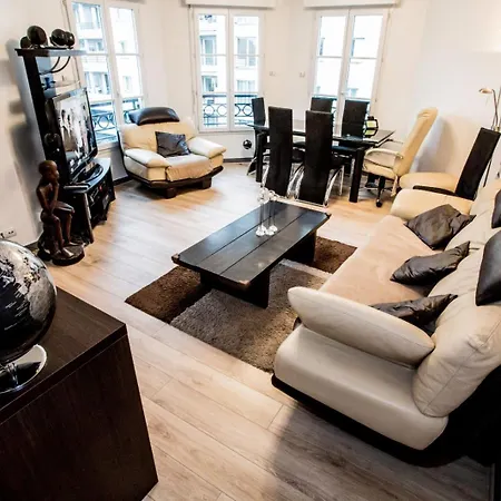 Chic With Parking Near Paris Apartment
