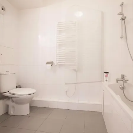 Chic With Parking Near Paris Apartment Colombes (Hauts-de-Seine)